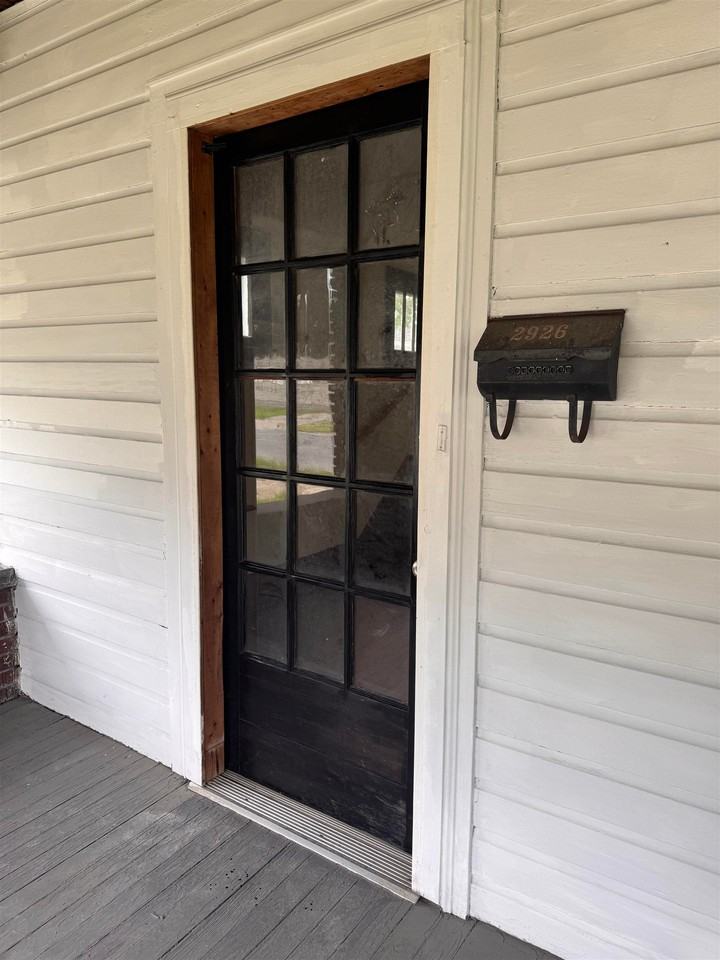2926 5th Ave - Photo 3 of 24