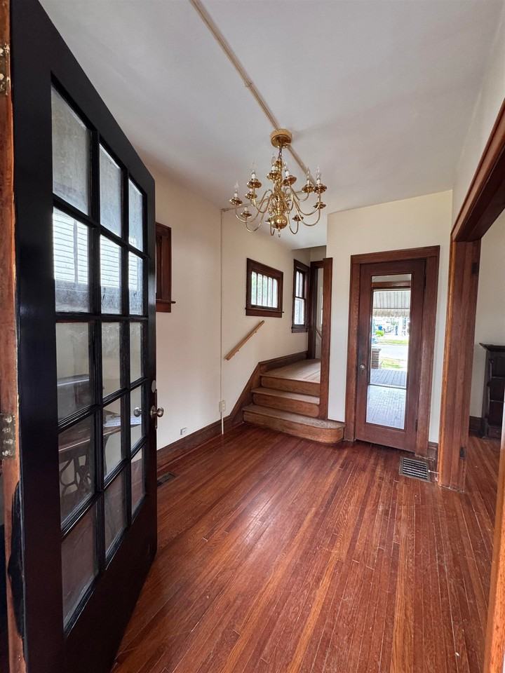 2926 5th Ave - Photo 5 of 24