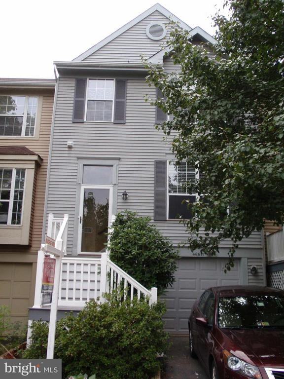 46647 Brownwood Sq - Photo 2 of 25