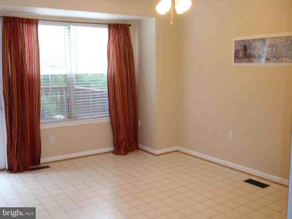 46647 Brownwood Sq - Photo 6 of 25