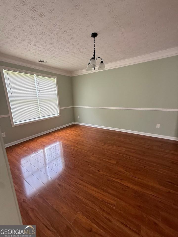 755 Tara Bnd - Photo 6 of 32