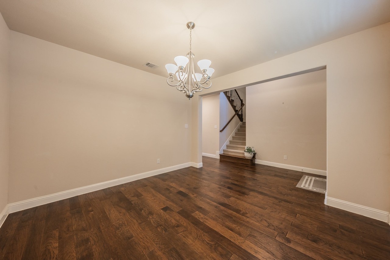 15505 Bluffdale Dr - Photo 4 of 40