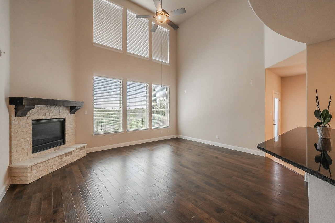 15505 Bluffdale Dr - Photo 7 of 40