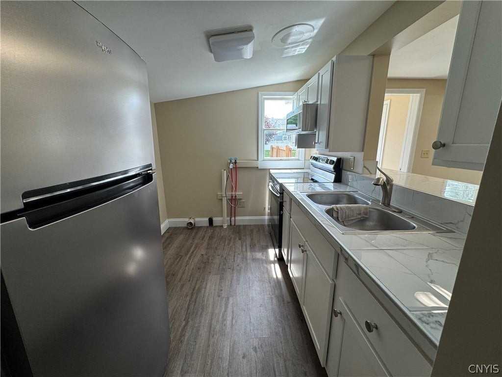 172174 E Bridge St - Photo 5 of 19