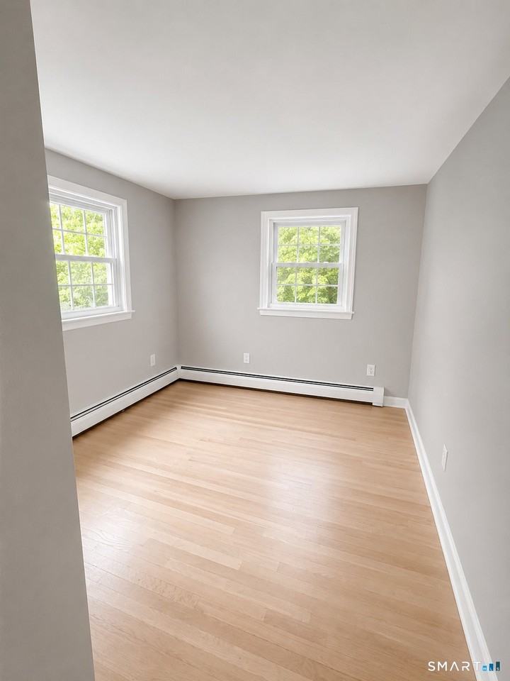 61 Graham Rd - Photo 5 of 9