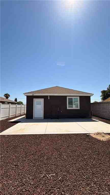 11088 Spruce Ave - Photo 4 of 13