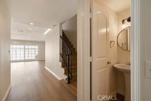 1088 Buckingham Ln - Photo 3 of 8