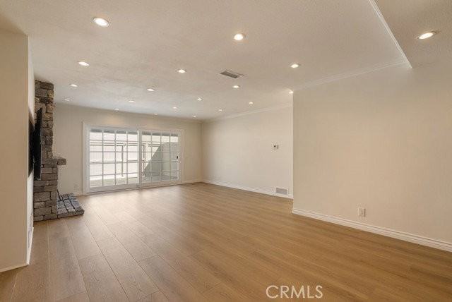 1088 Buckingham Ln - Photo 7 of 8