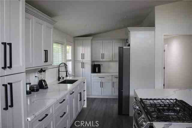 2128 W Larkspur Dr - Photo 5 of 8
