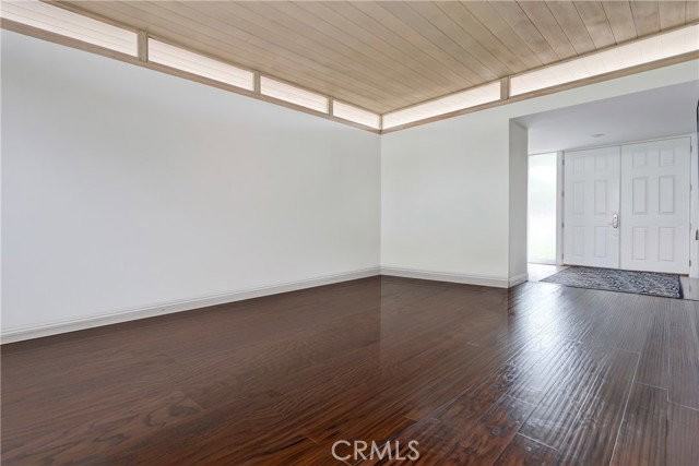 1251 Surfline Way - Photo 2 of 8