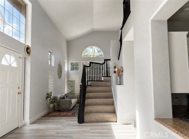 5540 Patricia Way - Photo 3 of 7