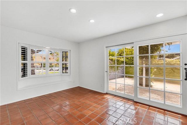 33051 Christina Dr - Photo 3 of 7