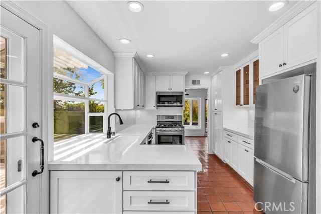 33051 Christina Dr - Photo 6 of 7