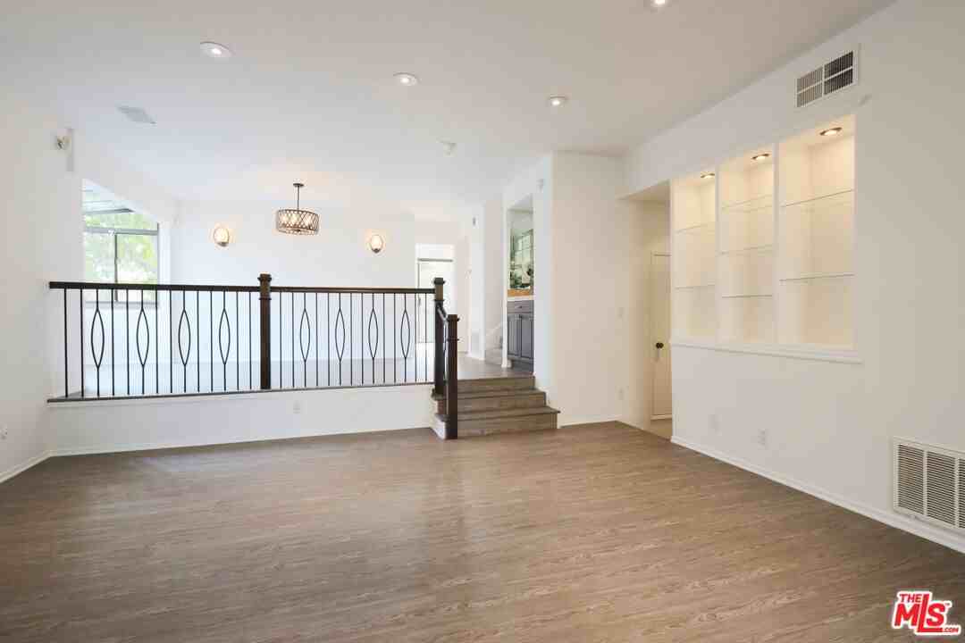 21821 Burbank Blvd #151 - Photo 4 of 8