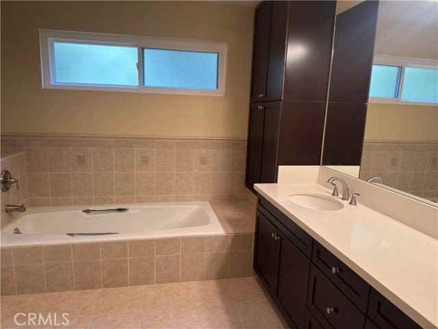 1138 Las Riendas Way - Photo 2 of 8
