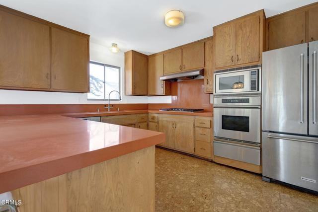1827 Oak Tree Dr - Photo 3 of 8