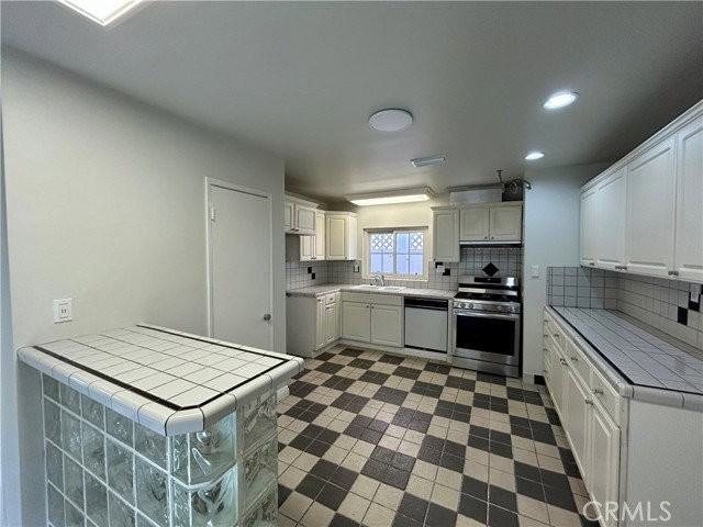 3132 Estado St - Photo 3 of 8