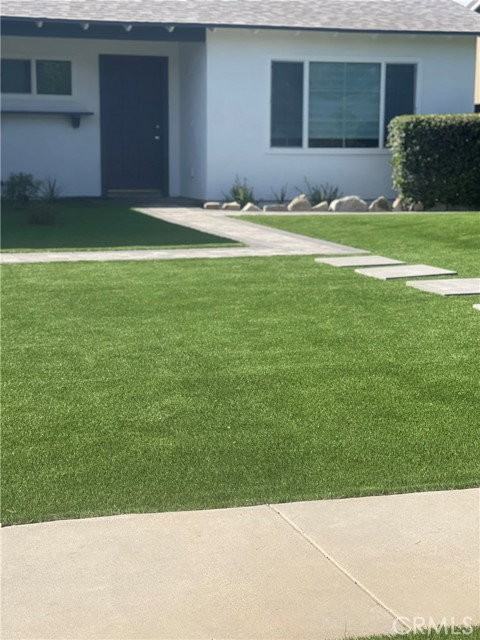 22620 Mobile St - Photo 3 of 8