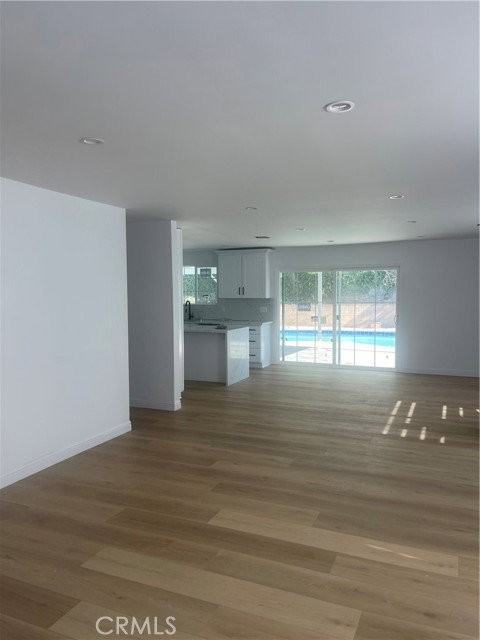 22620 Mobile St - Photo 5 of 8