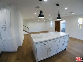 635 N Formosa Ave - Photo 5 of 8