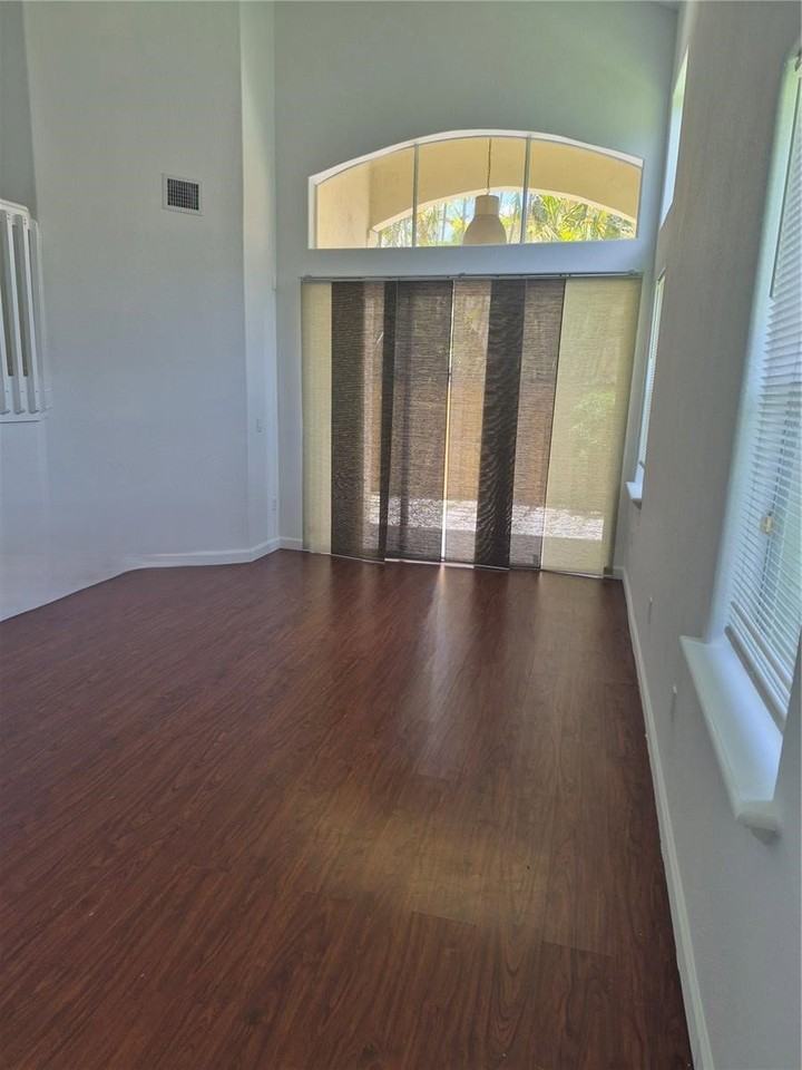 11272 Nw 54th Ter - Photo 3 of 4