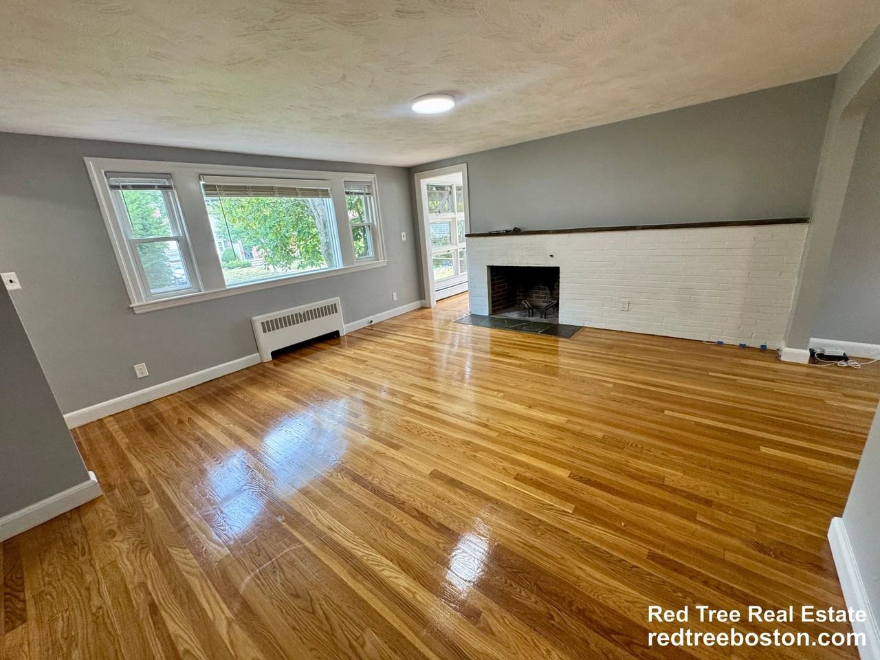 89 Stanley Rd - Photo 4 of 32