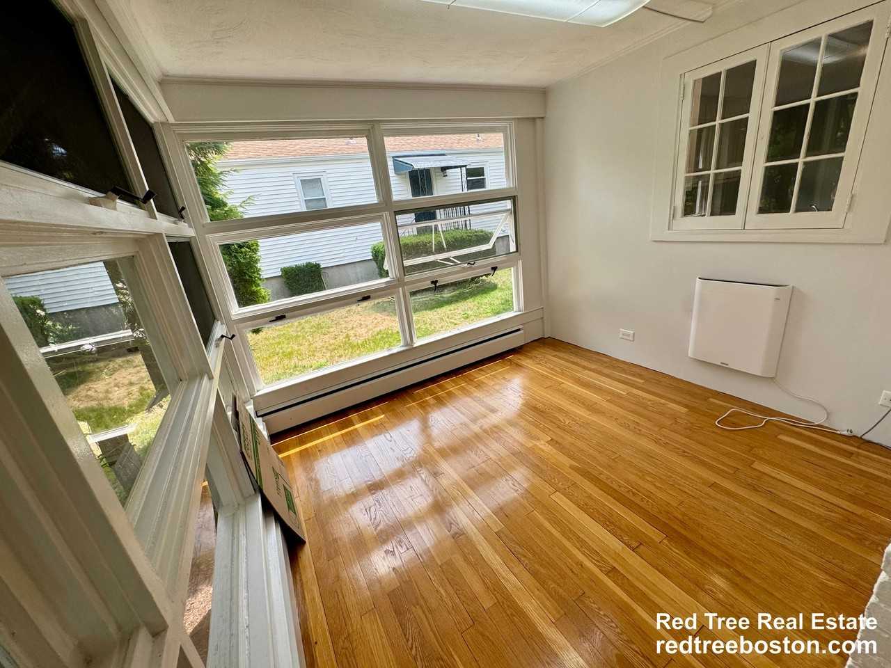 89 Stanley Rd - Photo 6 of 32