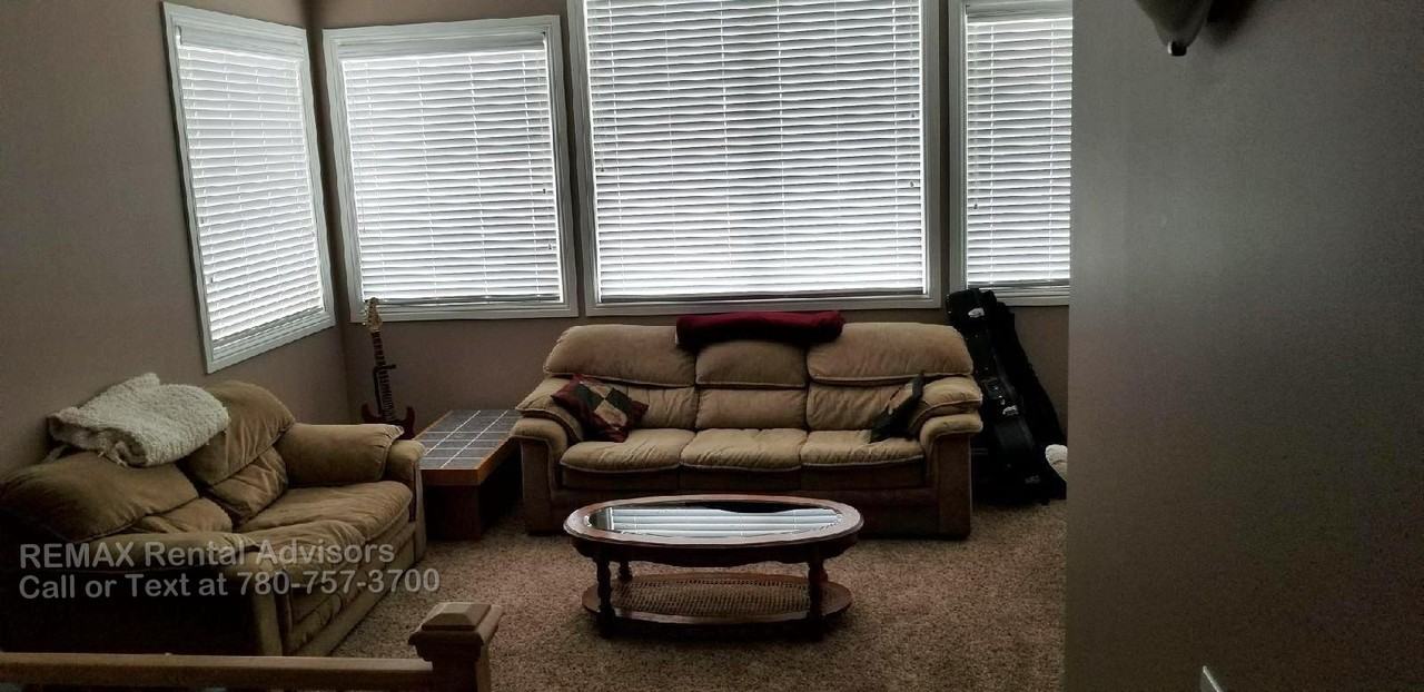 8512 Sloane Cres Nw - Photo 5 of 9