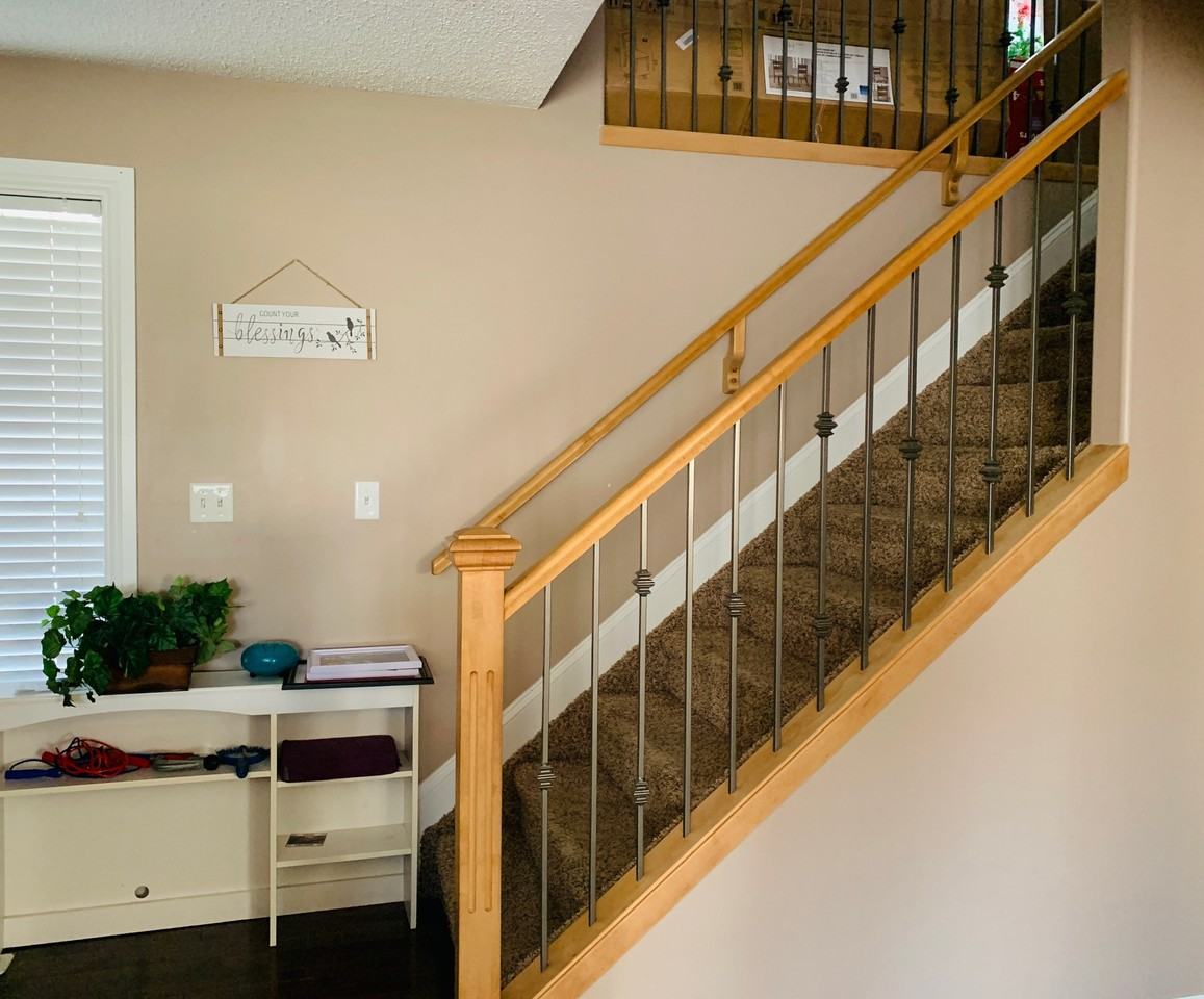 8512 Sloane Cres Nw - Photo 6 of 9