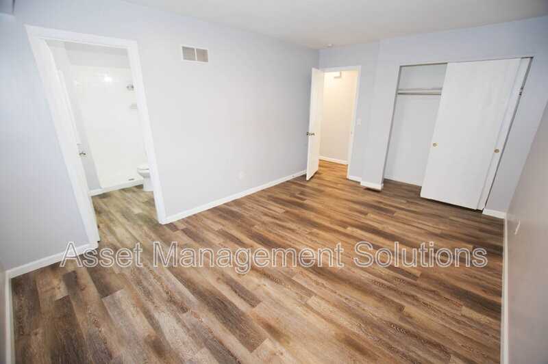 1 Oak Point Dr - Photo 7 of 18