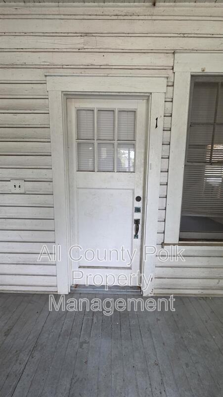 918 E Lime St - Photo 2 of 11
