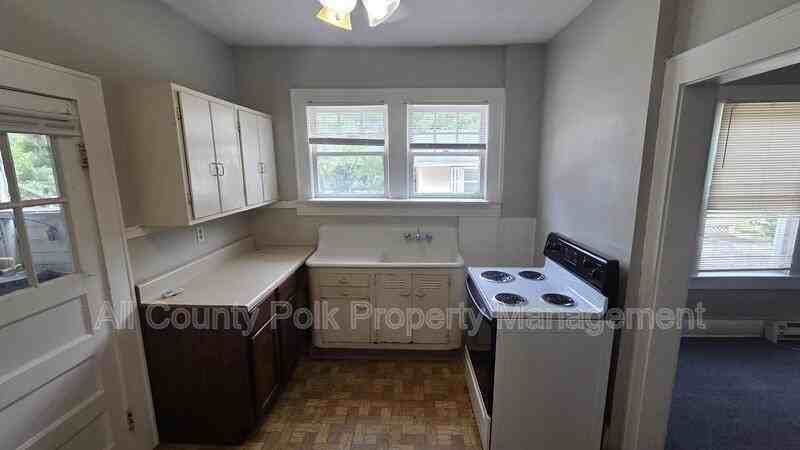918 E Lime St - Photo 3 of 11