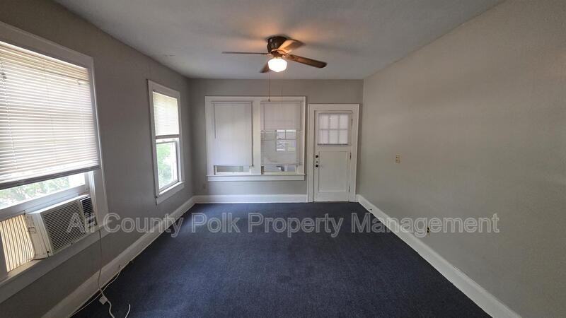 918 E Lime St - Photo 5 of 11