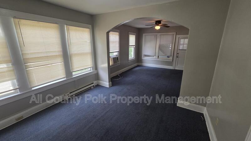 918 E Lime St - Photo 7 of 11