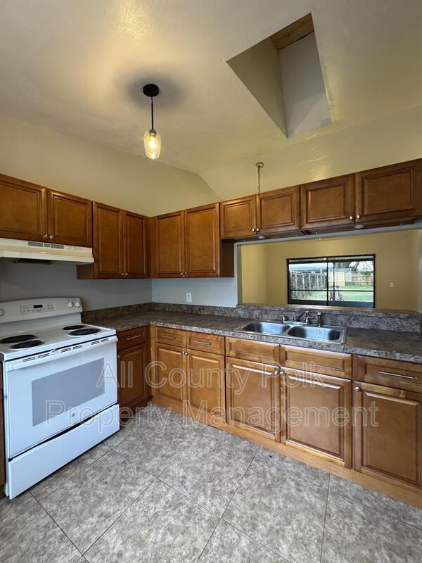 9919 Burl Way - Photo 4 of 14