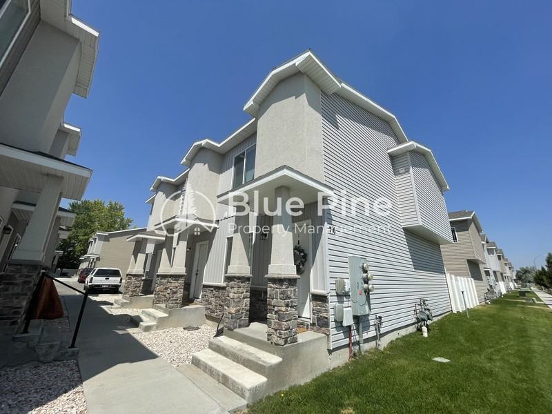 710 S Saturn Ave #C