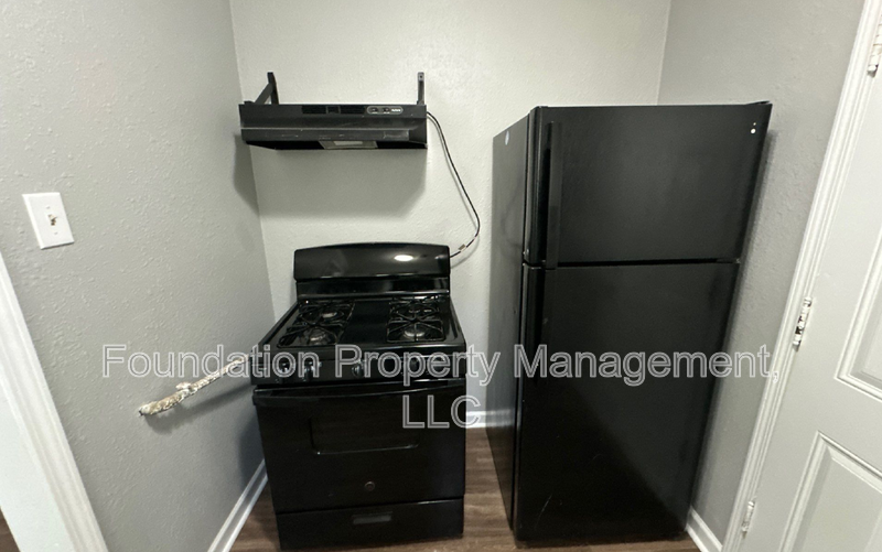 1407 Semmes St - Photo 3 of 11