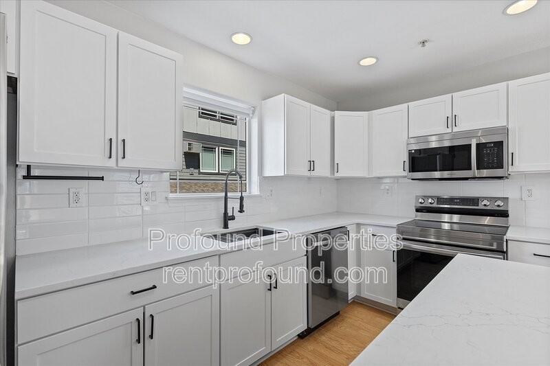 8655 N Crawford St - Photo 6 of 23