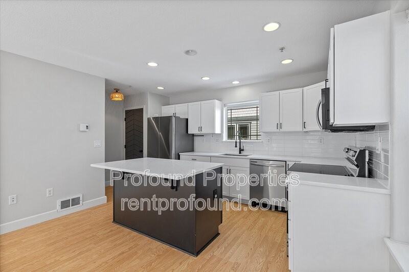 8655 N Crawford St - Photo 7 of 23