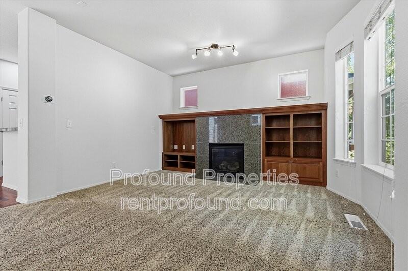 1140 Se Tamango St - Photo 3 of 43