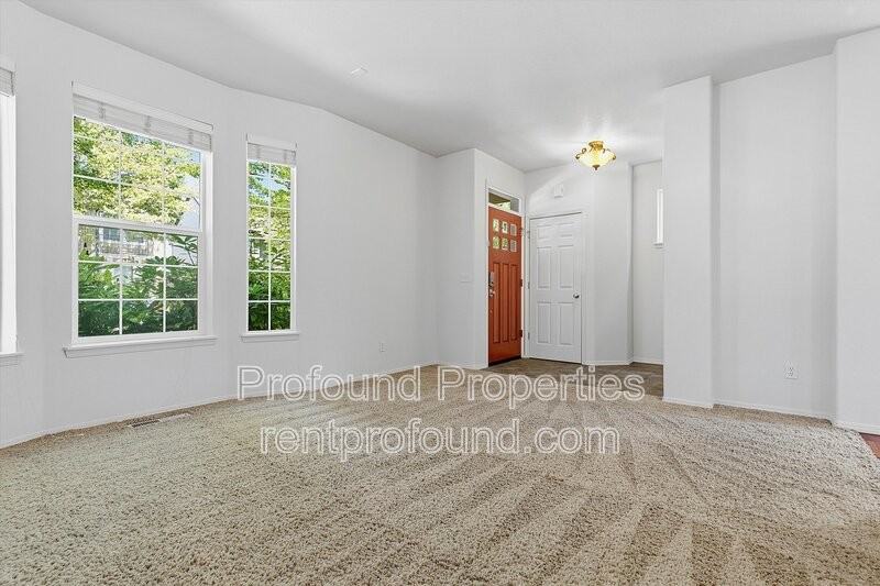 1140 Se Tamango St - Photo 5 of 43