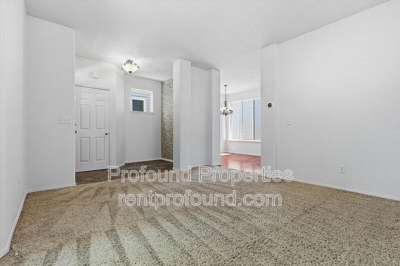 1140 Se Tamango St - Photo 6 of 43