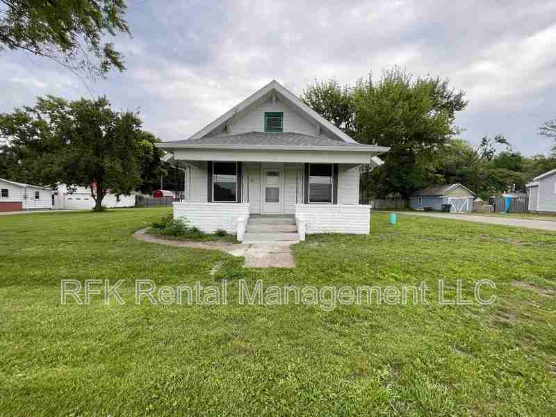 312 S Main St