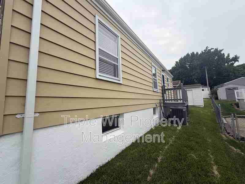 3349 Marmary Ln - Photo 7 of 28
