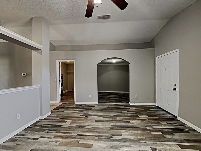 7135 Edgewater Shores Ct - Photo 3 of 16