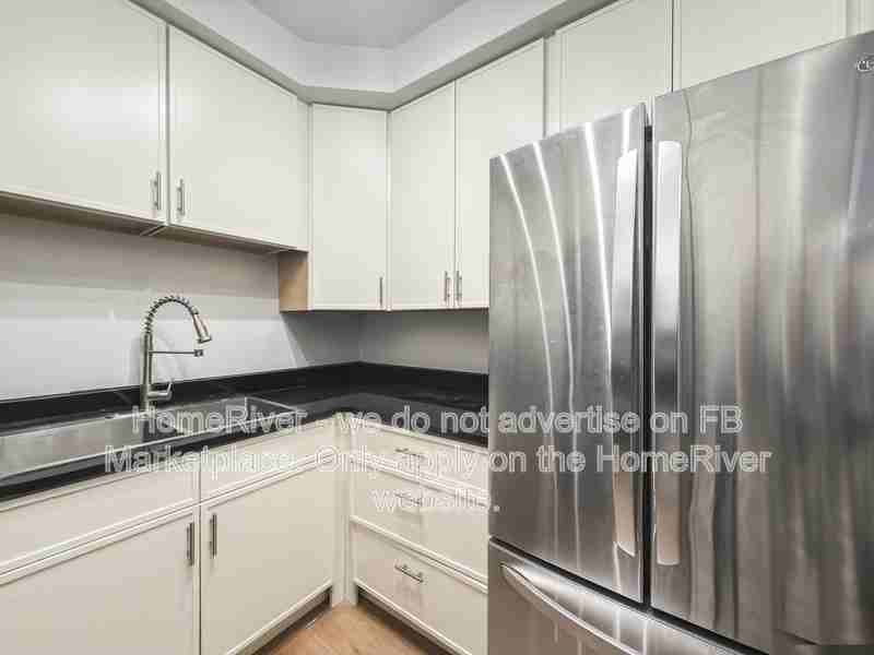 1201 N St Nw #A - Photo 3 of 20