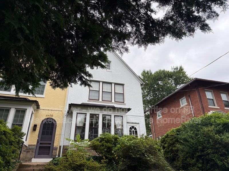 4437 Fessenden St Nw - Photo 3 of 7