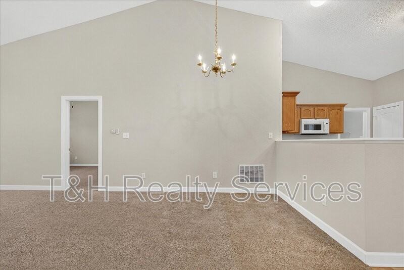 5935 Monticello Square Ln - Photo 7 of 37