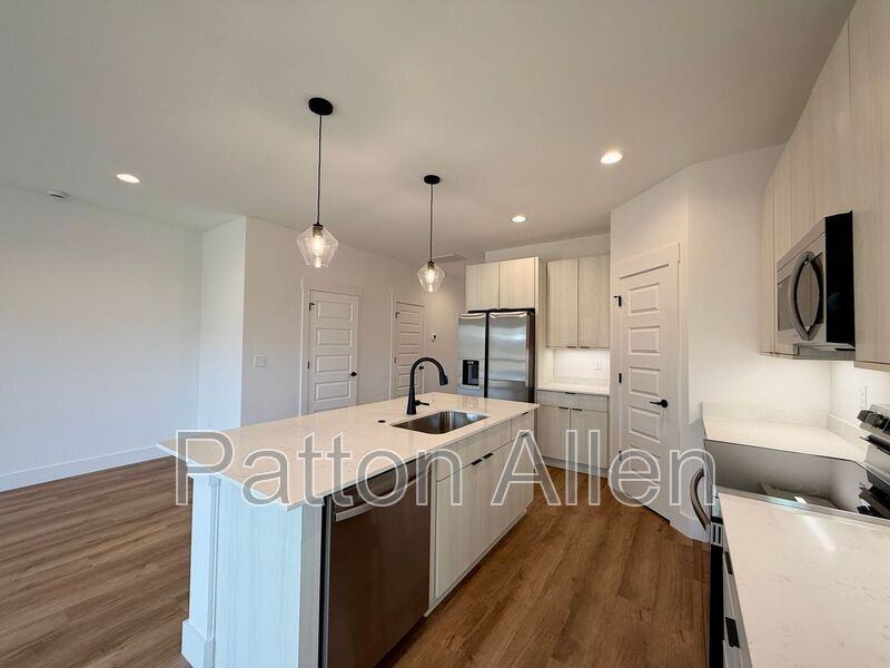 30 Brice St - Photo 6 of 22