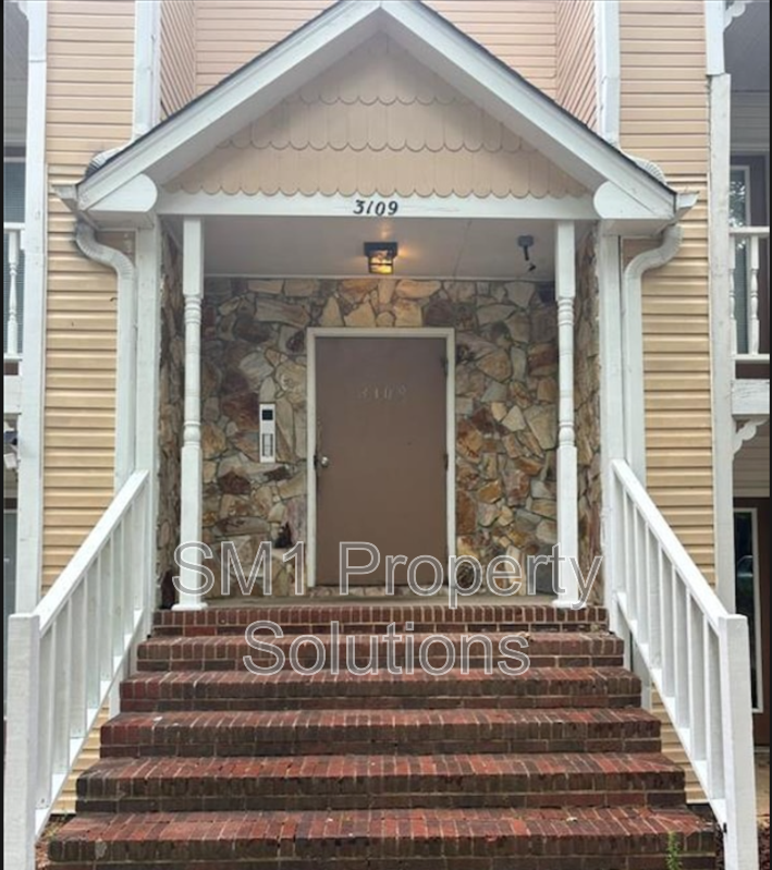 3109 Darden Rd #B - Photo 3 of 27